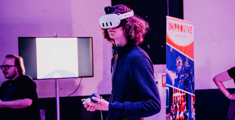 Showing teenagers the impact of VR teaching technology at Night of the Nerds
