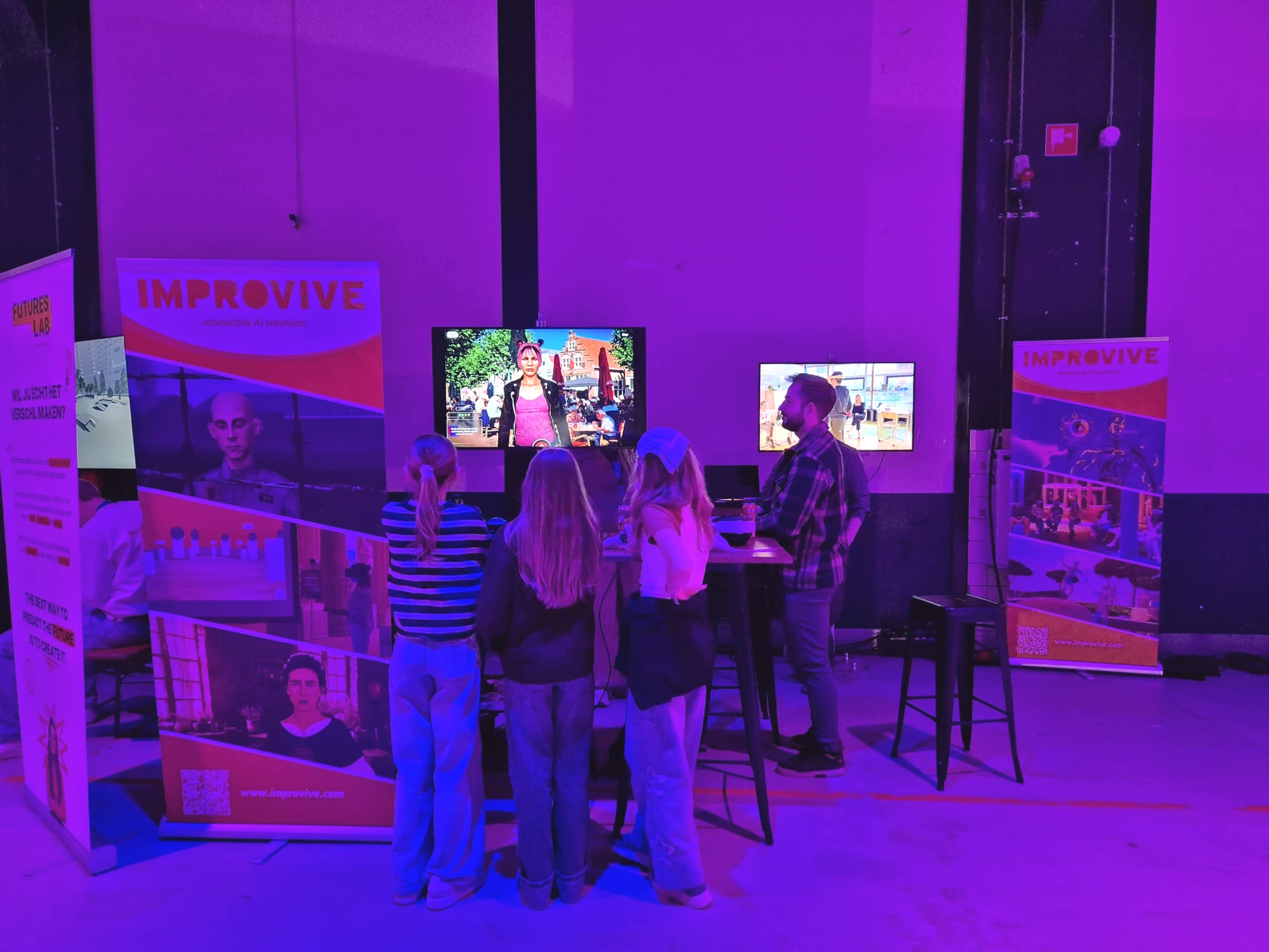 Showing teenagers the impact of behavior-influencing technology at Night of the Nerds